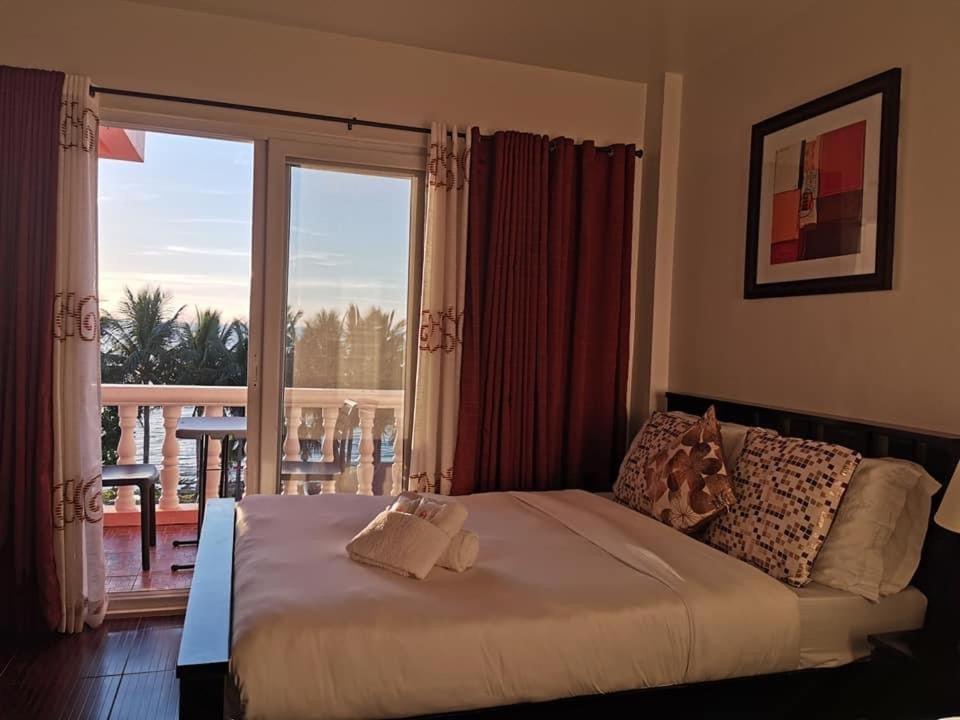 แอมบอยส์ โฮมเท็ล Hotel Basco ภายนอก รูปภาพ