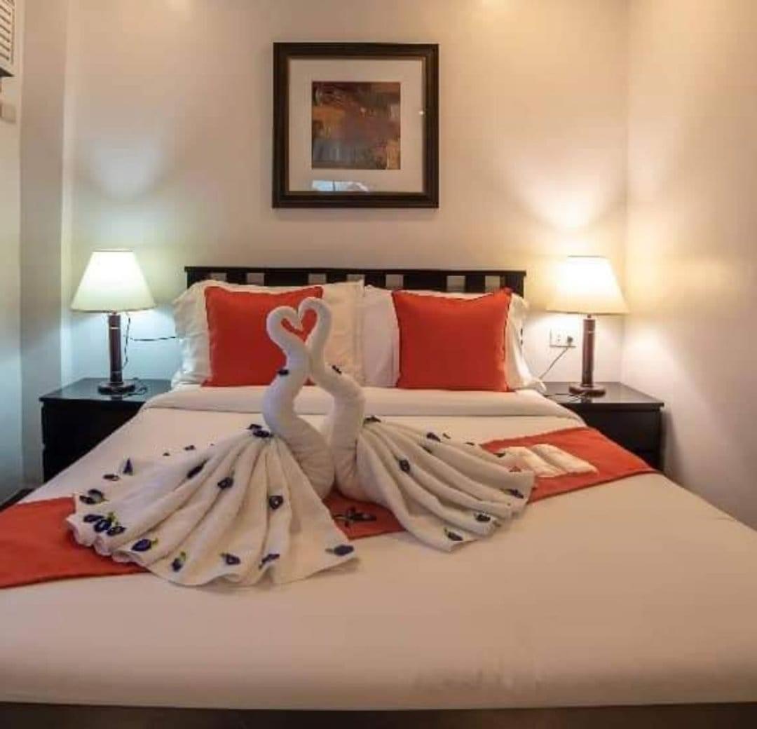 แอมบอยส์ โฮมเท็ล Hotel Basco ภายนอก รูปภาพ