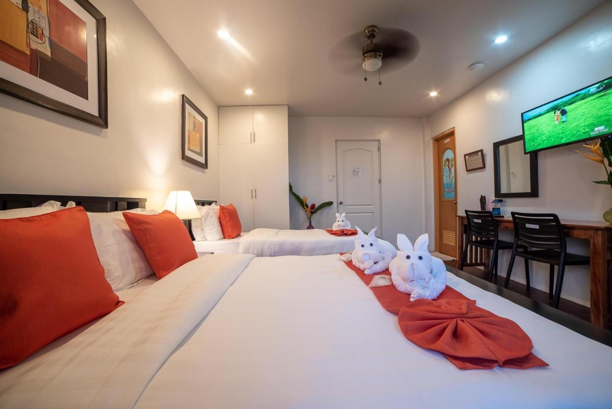 แอมบอยส์ โฮมเท็ล Hotel Basco ภายนอก รูปภาพ