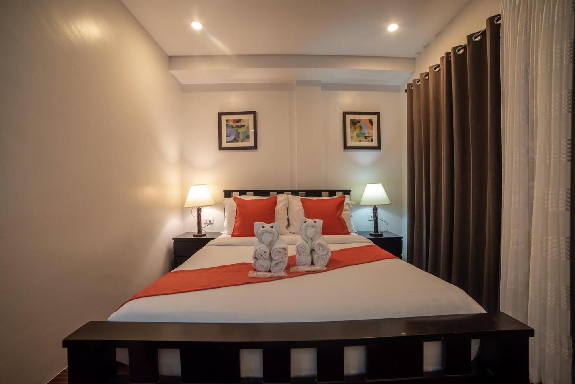 แอมบอยส์ โฮมเท็ล Hotel Basco ภายนอก รูปภาพ
