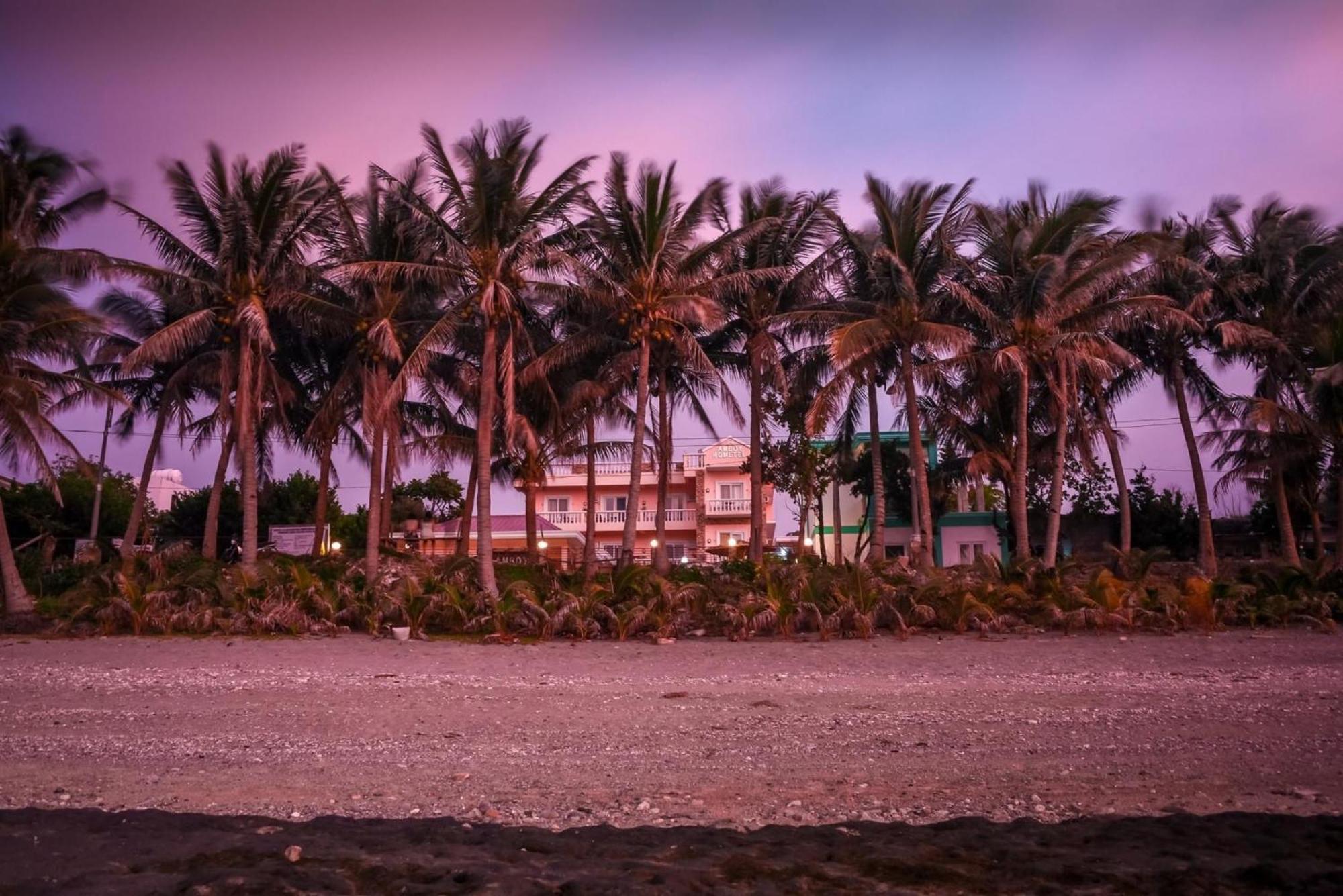 แอมบอยส์ โฮมเท็ล Hotel Basco ภายนอก รูปภาพ